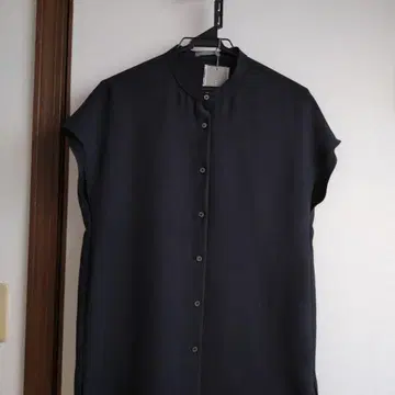 띠어리 럭스 노카라 셔츠 블랙 040
