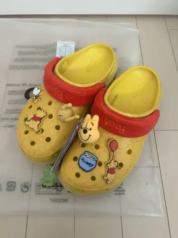 crocs 여성 Winnie The Pooh 푸