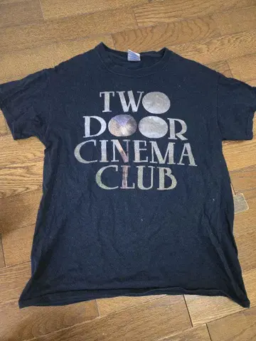 Two Door Cinema Club 티셔츠 S 사이즈