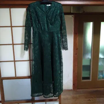 다크 그린 레이스 드레스