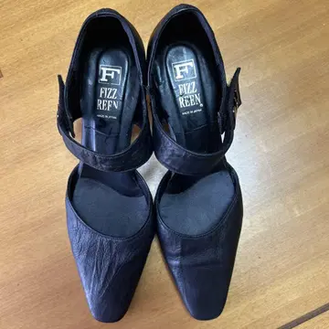 FIZZ REEN 24cmEEE 블랙 스트랩 슈즈 중간 힐