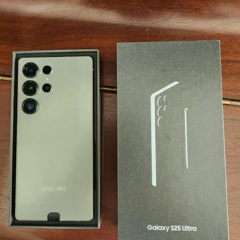 삼성갤럭시 S25울트라 256g 자급제 미사용품
