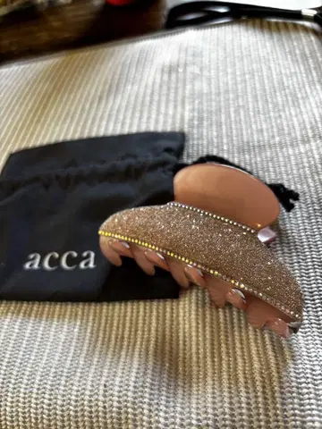 acca 글리터 헤어 클립 핑크 베이지