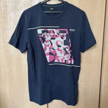 BOSS 네이비 T셔츠 그래픽 프린트
