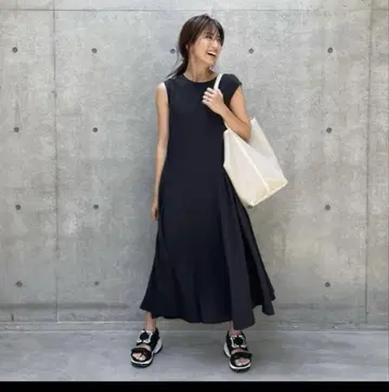 Mila Owen 절개 머치 플레어 원피스 발수 워셔블 주름 방지 기능