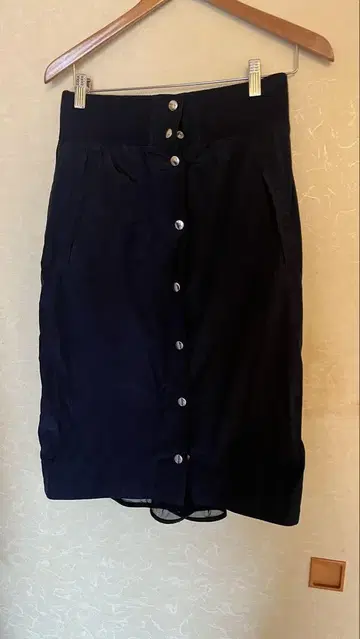 Sacai 네이비 버튼 타이트 스커트