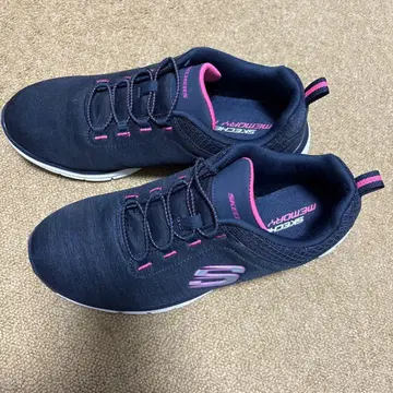 Skechers 네이비/핑크 스니커즈