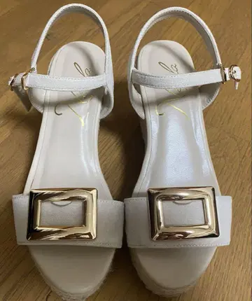 노엘라 샌들 화이트