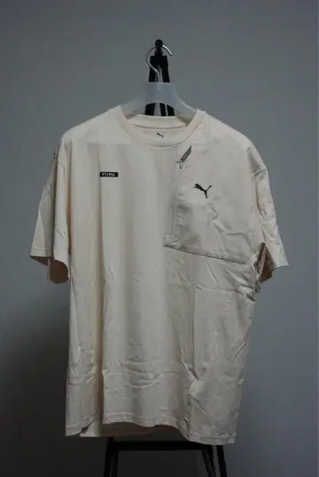 PUMA 포켓 부착 티셔츠 크림