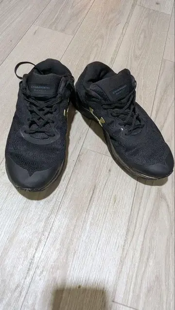 Under Armour 스니커즈 3024722-003 사이즈 9