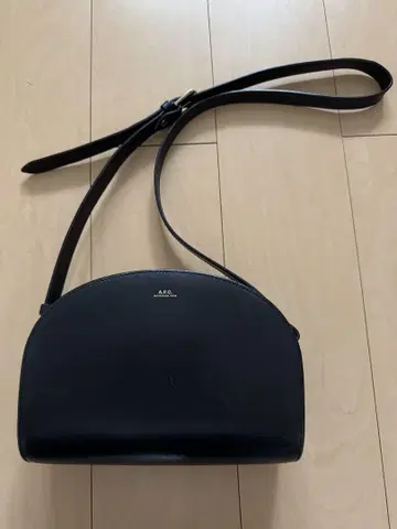 A.P.C 아페쎄 숄더백