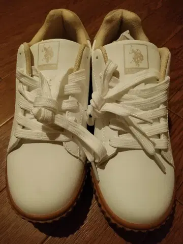 U.S. Polo Assn. 화이트 스니커즈 24.0cm