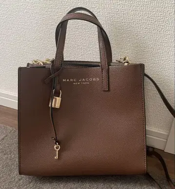 MARC JACOBS 브라운 미니 숄더백
