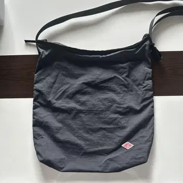단톤 사선 숄더 경량