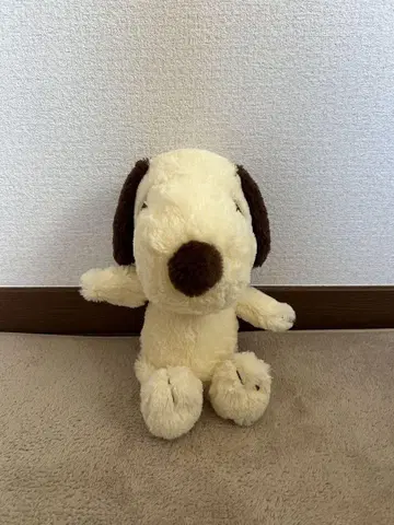 크림색 스누피 봉제 인형