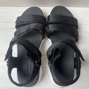 새상품급 스케쳐스 SKECHERS 요가폼 샌들 블랙 24cm