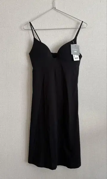 택 포함 새상품 UNIQLO 유니클로 마메쿠로구치 플러스 슬립 블랙 M