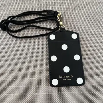 kate spade 도트 무늬 ID 패스 케이스