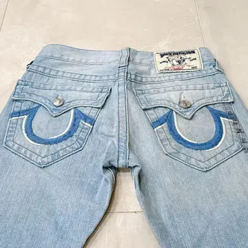 미사용 새 상품 TRUE RELIGION 27인치