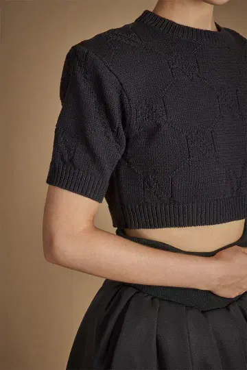 HAENGNAE KISHIMEN CROPPED TOP 블랙