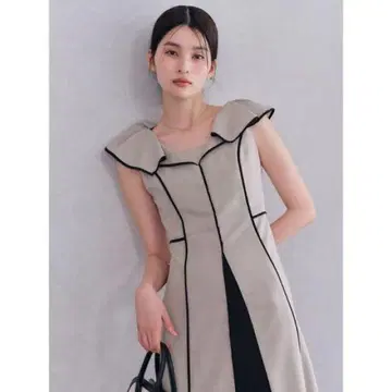 릴리 브라운 바이컬러 스위칭 원피스