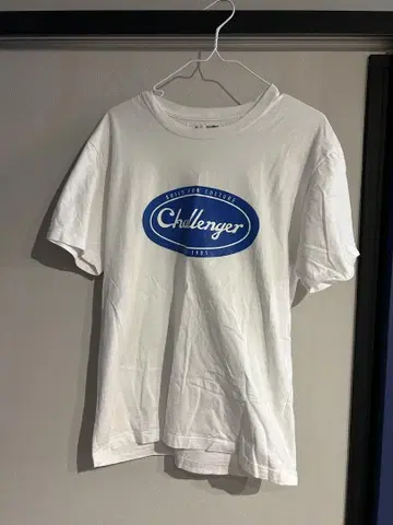 Challenger 로고 티셔츠 화이트