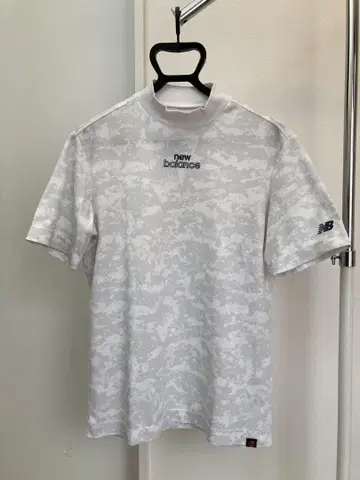 new balance 모크넥 셔츠