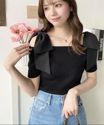 모먼트플러스 리본 스트랩 2WAY 반팔 니트 풀오버 블랙