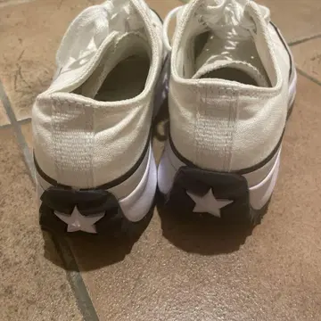통굽 CONVERSE 화이트 스니커즈