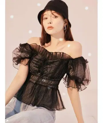 SNIDEL 개더 프릴 오프숄더 블라우스