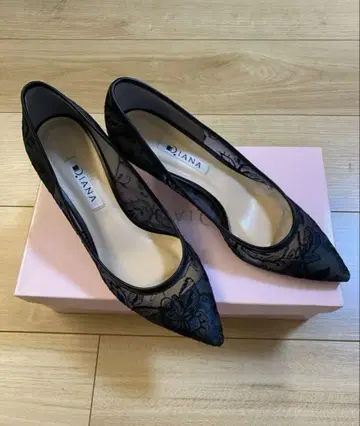 미품 DIANA 레이스 펌프스 꽃무늬 BLACK 23cm