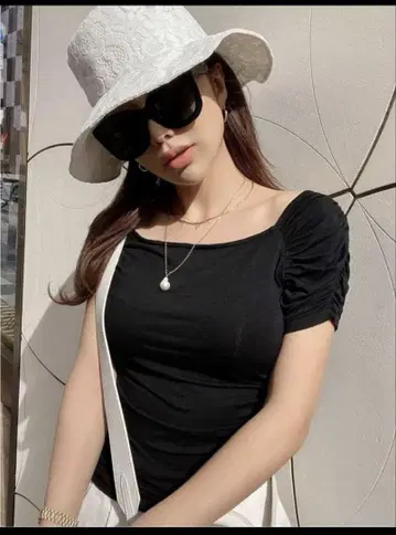 eimy istoire 개더 디자인 스위치 상의 (BLACK)