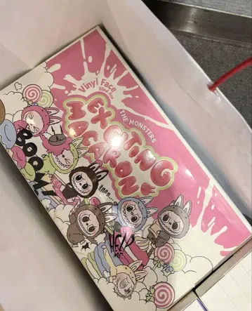 Popmart THE MONSTERS Macaron 봉제 인형 box