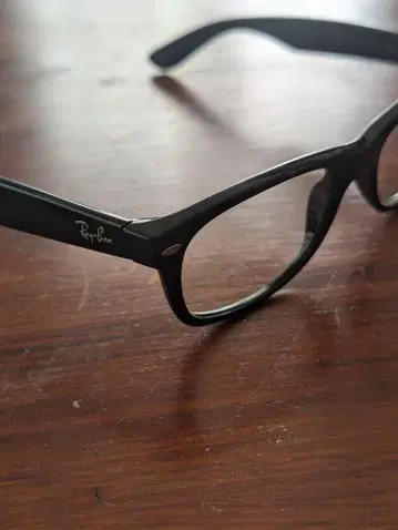Ray-Ban 블랙 프레임 안경