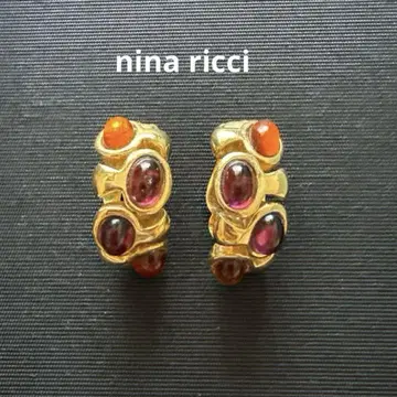 NINA RICCI 귀찌