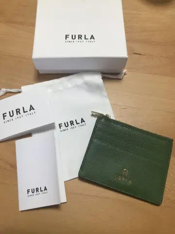 FURLA 그린 가죽 프래그먼트 케이스