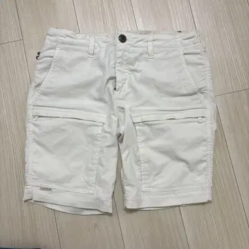 PALM SNAKE 화이트 숏팬츠 자수 로고 포함