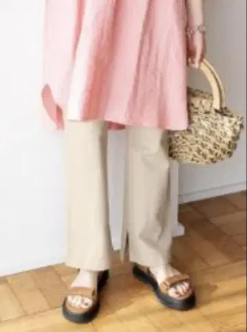 새상품 IENA 베이지 슬릿 팬츠 허리밴딩