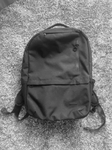 Incase Campus Compact Backpack 블랙