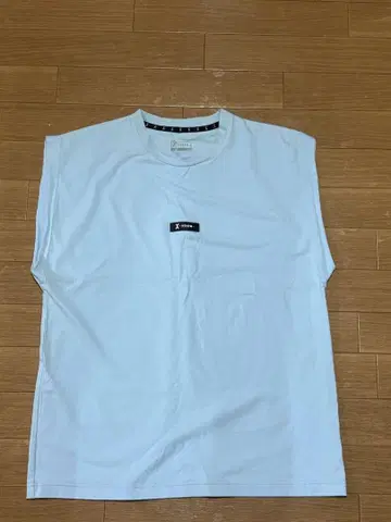 X VEATM 슬리브리스