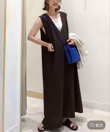 글로벌 워크 슬리브리스 롱 원피스 (브라운 블랙)