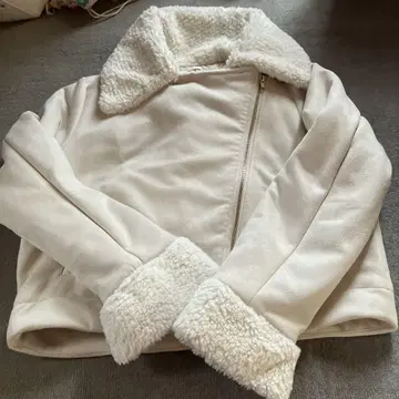 TORTIE 보아 옷깃 집업 자켓