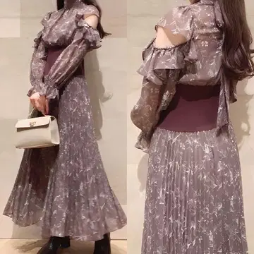 스나이델 허리 리브 플레어 슬리브 플리츠 원피스