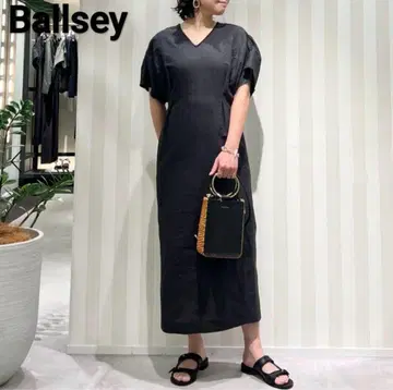 Ballsey 보르지 린넨 코튼 무브 V넥 원피스