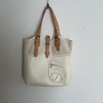 Chausser 쇼세 크림색 토트백 프론트 포켓 부착
