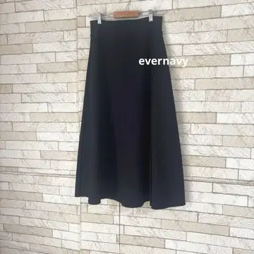새상품급 evernavy 사이드 슬릿 롱 플레어 스커트 블랙