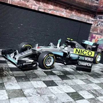 1/18 Spark 메르세데스 F1 W07 Hybrid 2016 아부다비