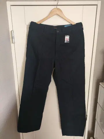 BLUE LUG 다크 네이비 치노 팬츠