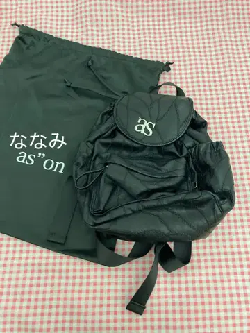 Ason 블랙 퀼팅 백팩