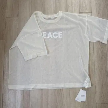 썸머 니트 PEACE 프린트 크림색 5부 소매 티셔츠